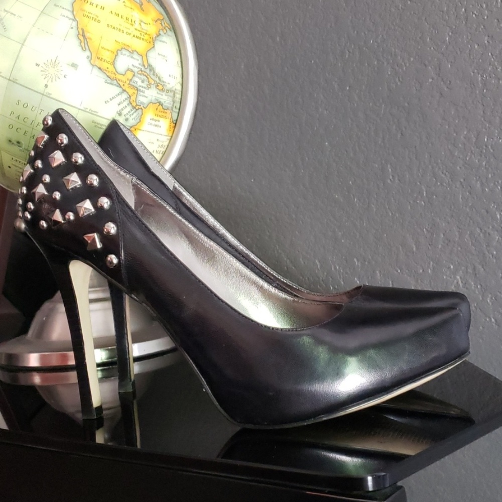 MARK FISHER PUMPS❗❗Will NOT be available after 9/1